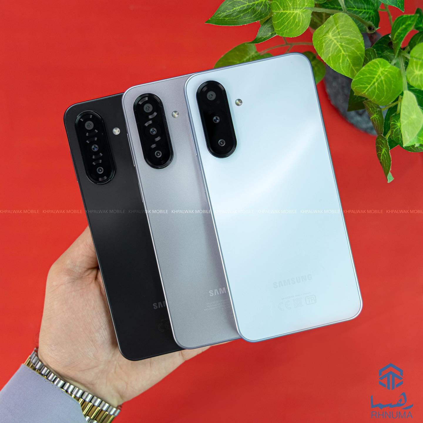 خپلواک موبایل به مناسب‌ترین قیمت محصول جدید سامسونگ Galaxy A17 را که آراسته با تسهیلات 5 جی است، به فروش گذاشته است.