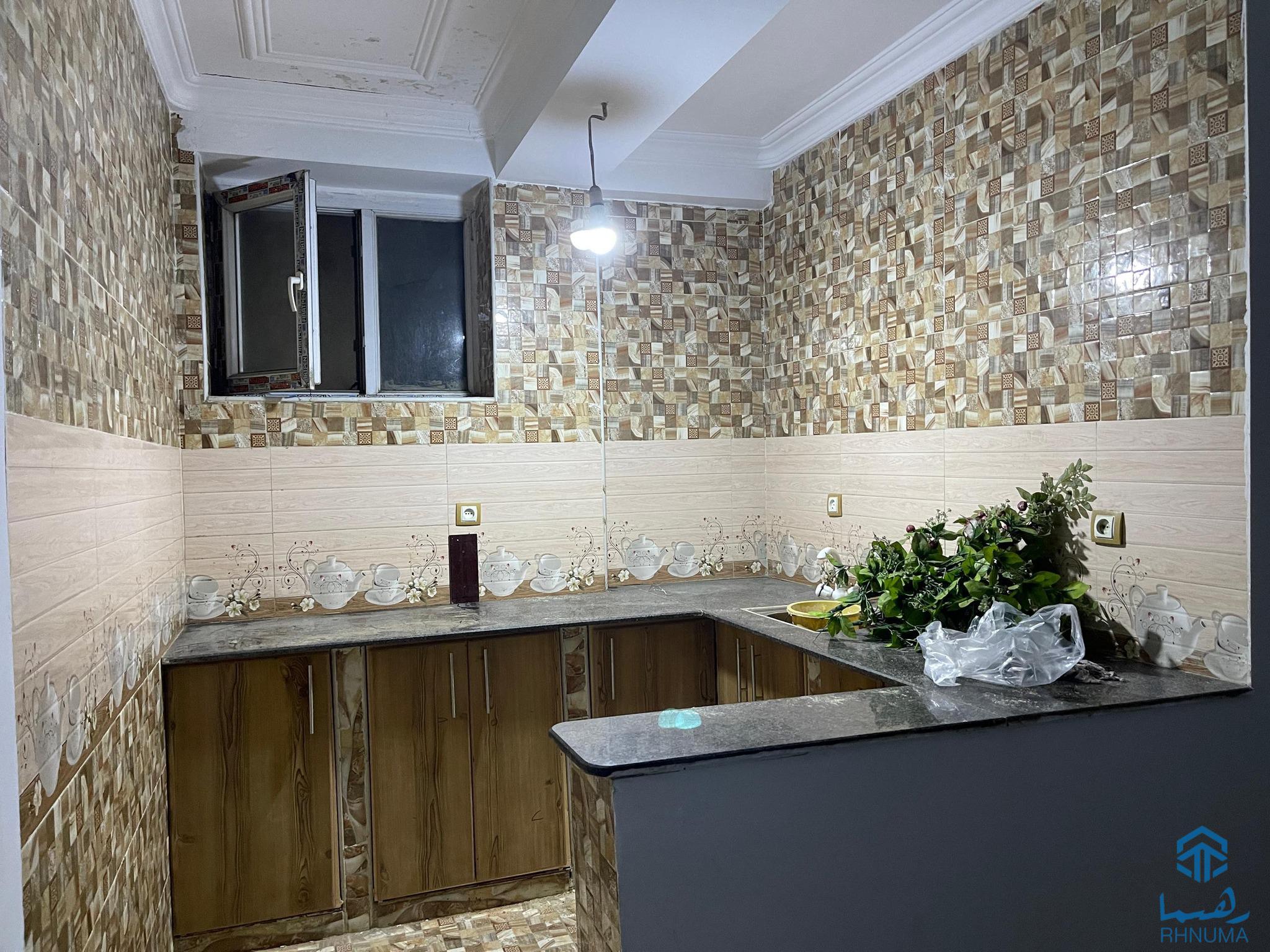 🏡  یک دربند حویلی  فروشی مدرن، موقعیت عالی در شهر کابل – سرک میدان هوایی بین‌المللی، جوار خانه رحیم گردیزی.