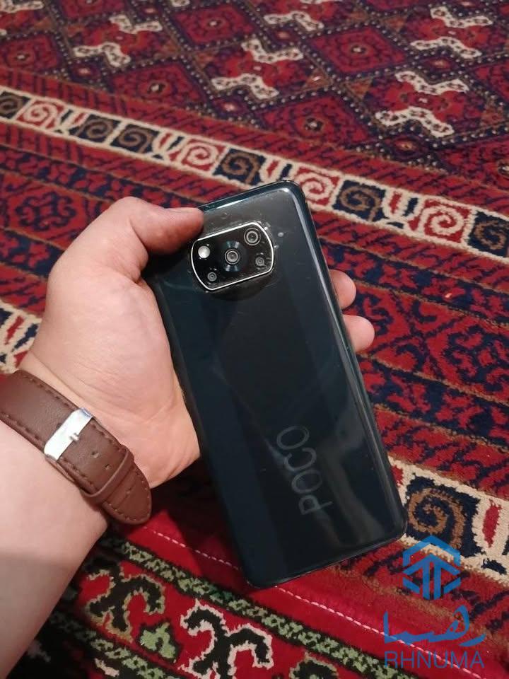 یک عدد مبایل فروشی بسیار سابت