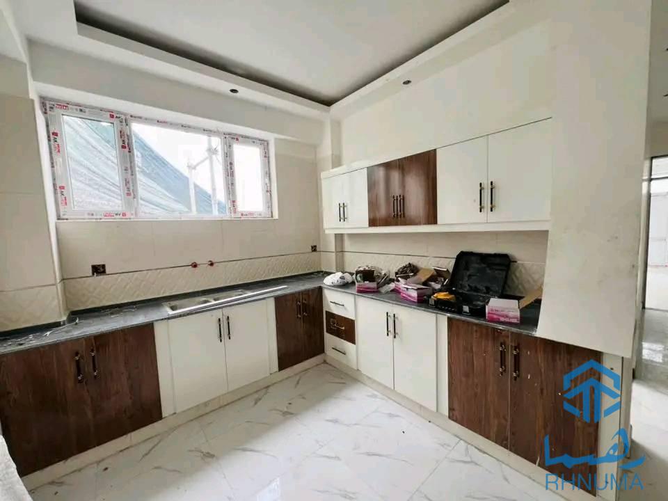 یکباب آپارتمان مفشن فروشی VIP سه‌اطاقه تخت بام دار