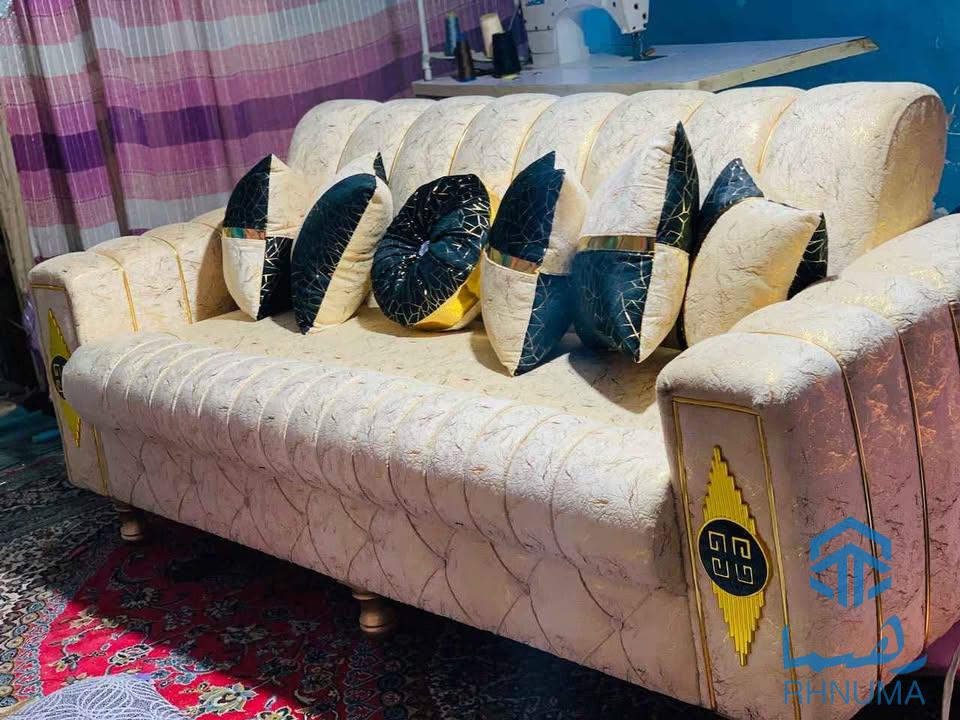 یک سیت کوچ مدل سال