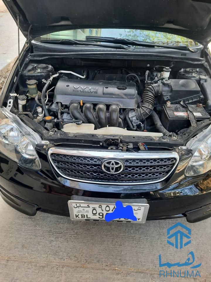 یک عراده کرولای مدل ۲۰۰۶