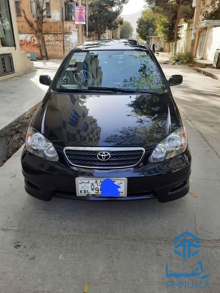 یک عراده کرولای مدل ۲۰۰۶