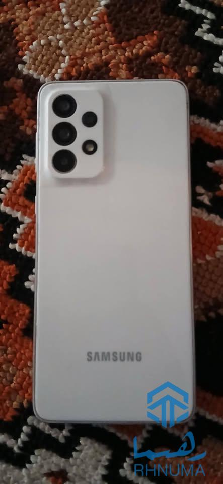 یک سیت موبایل A33