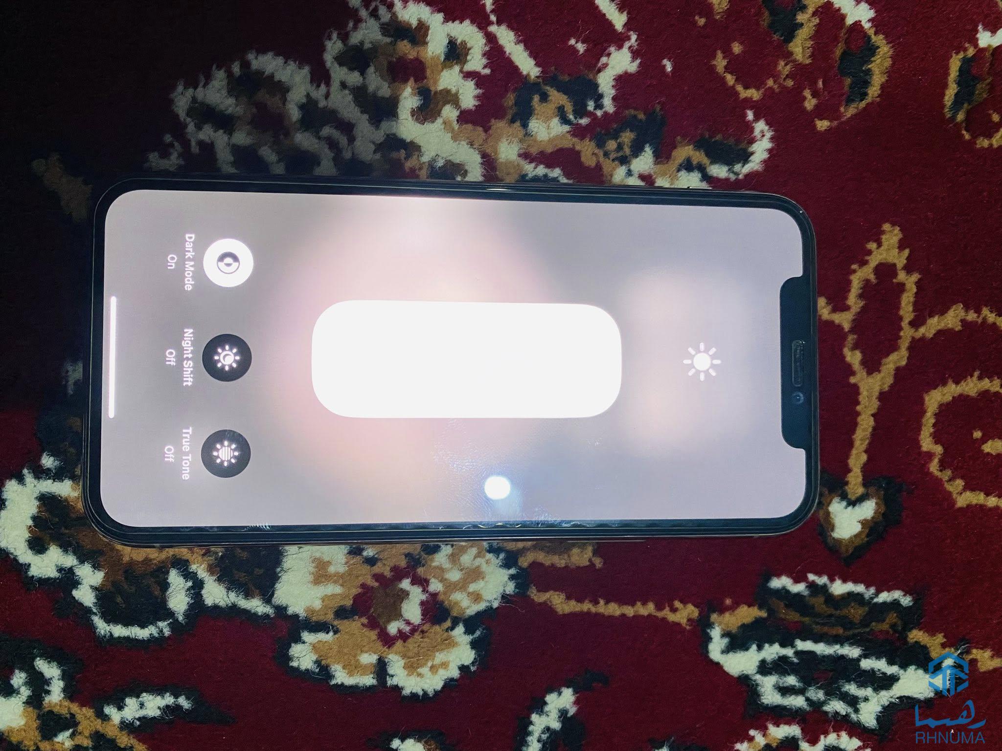 سلام علیکم ایفون یازده پرو 256 بتری هلت 99