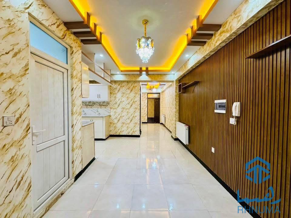 آپارتمان فروشی سه اطاقه تخت بام دار  واقع سرک پنجم پروژه