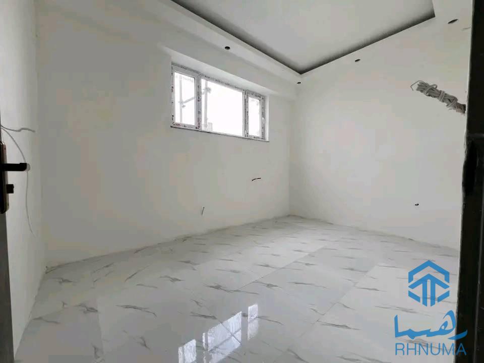 یکباب آپارتمان مفشن فروشی VIP سه‌اطاقه تخت بام دار