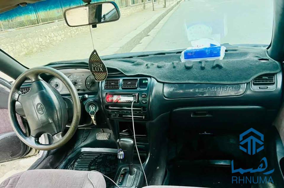 یک عراده کرولای کانادایی