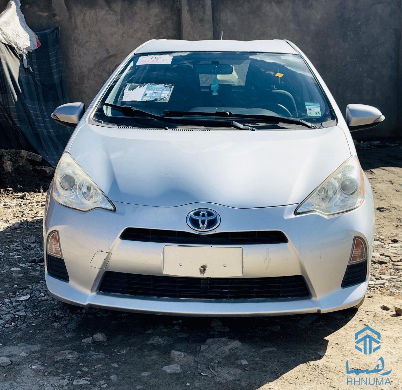 ‏2013 Toyota Prius C, Aqua