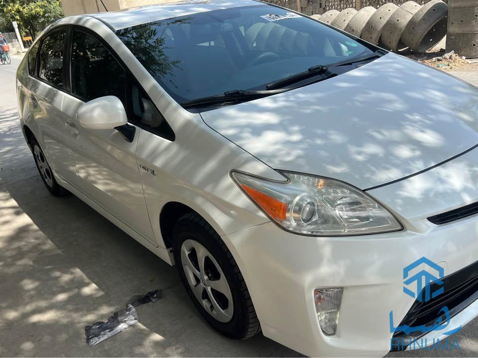 •موتر فروشی TOYOTA PRIUS 2014 HYBRID تویوتا پریوس برقی هایبرید. نو وارد