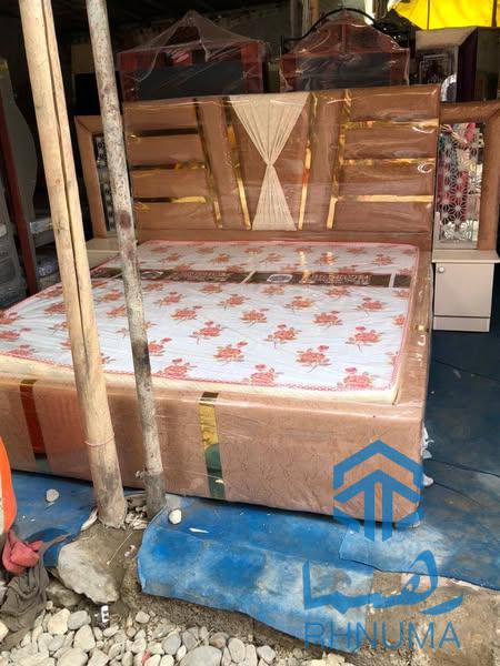 یک سیت تخت خواب