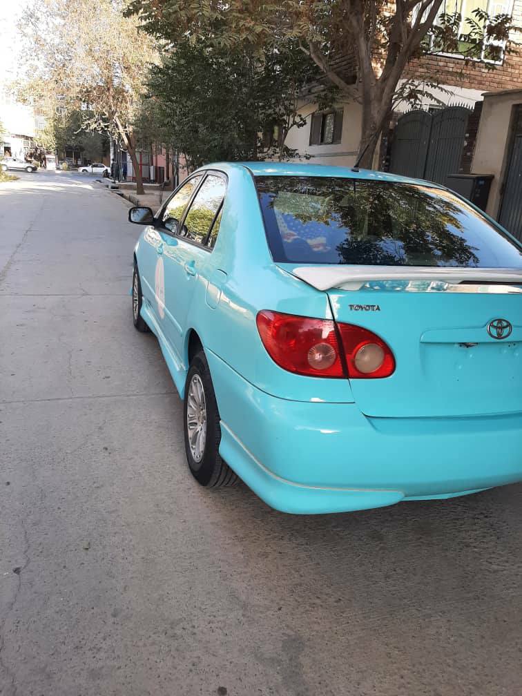 یک عراده کرولا