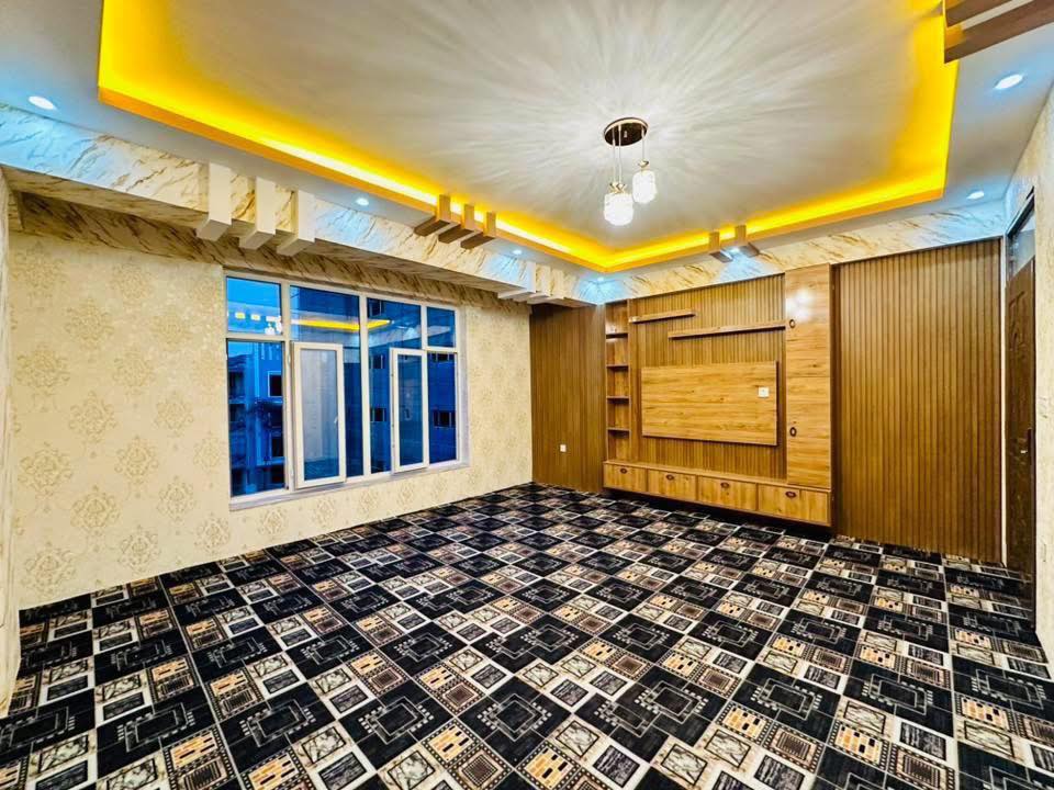 آپارتمان فروشی سه اطاقه تخت بام دار  واقع سرک پنجم پروژه