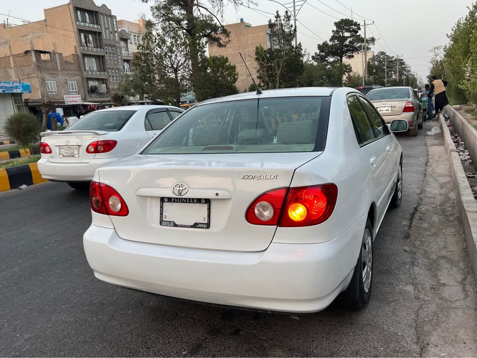 نوع کرولا 2006 LE