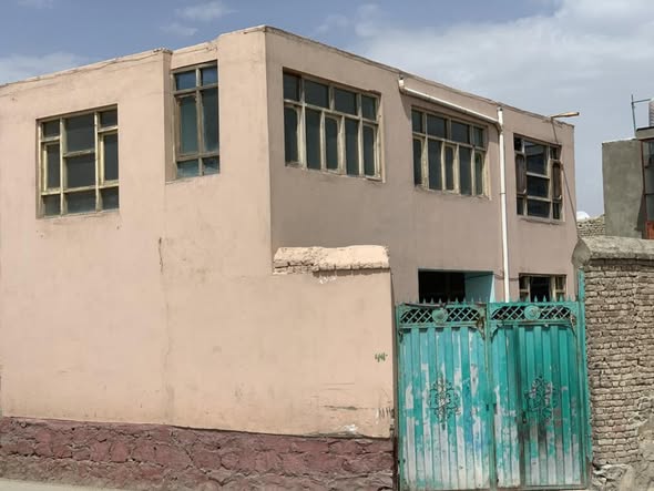 یک در بند حویلی کرایی