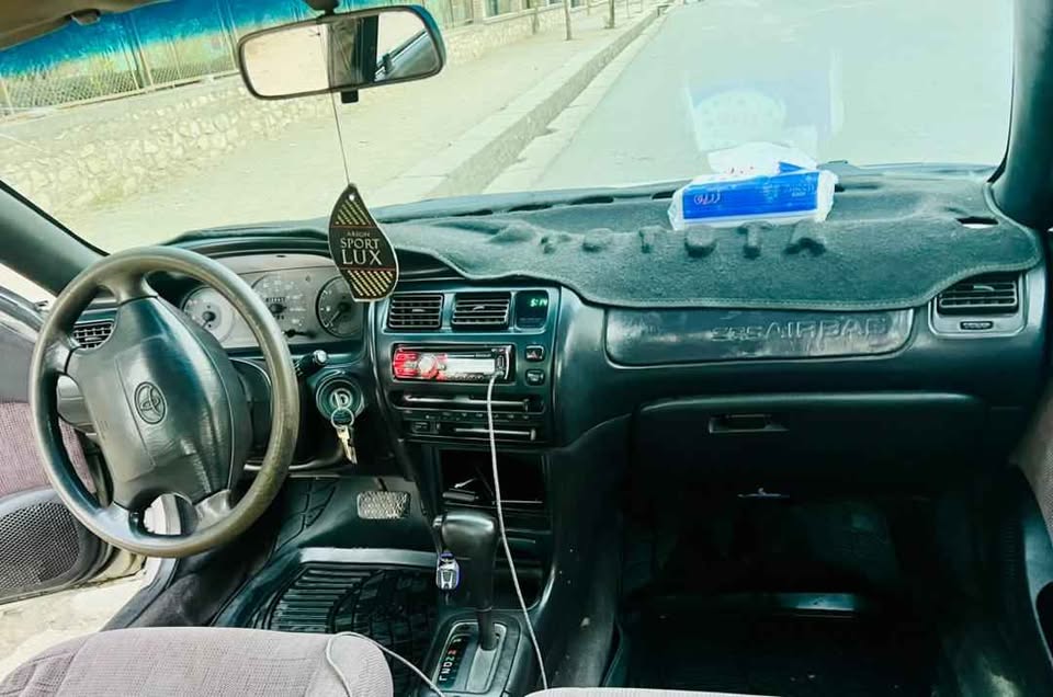 یک عراده کرولای کانادایی