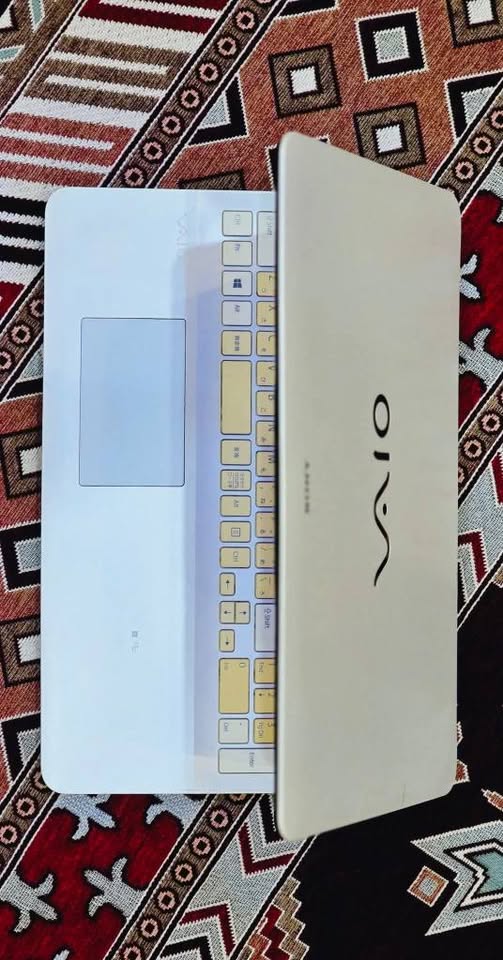 لپتاپ خاص برای برنامه هایی دفتری و محصلین.