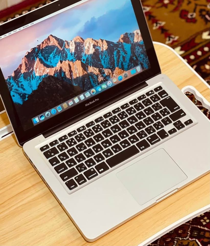 کمپنی آمریکایی اپل MacBook  Pro