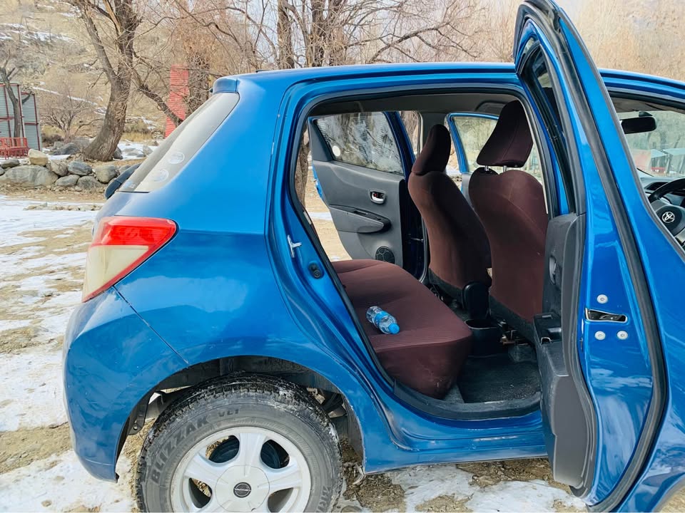 Toyota vitz 2011