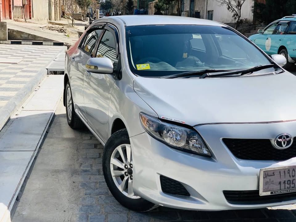 مشخصات :TOYOTA Corolla. 2010