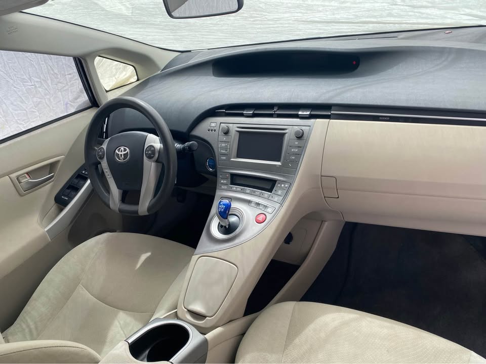 *Toyota PRUIS* پریوس امریکایی نو وارد. دست اول در کشور تازه وارد بیدون گشت در افغانستان