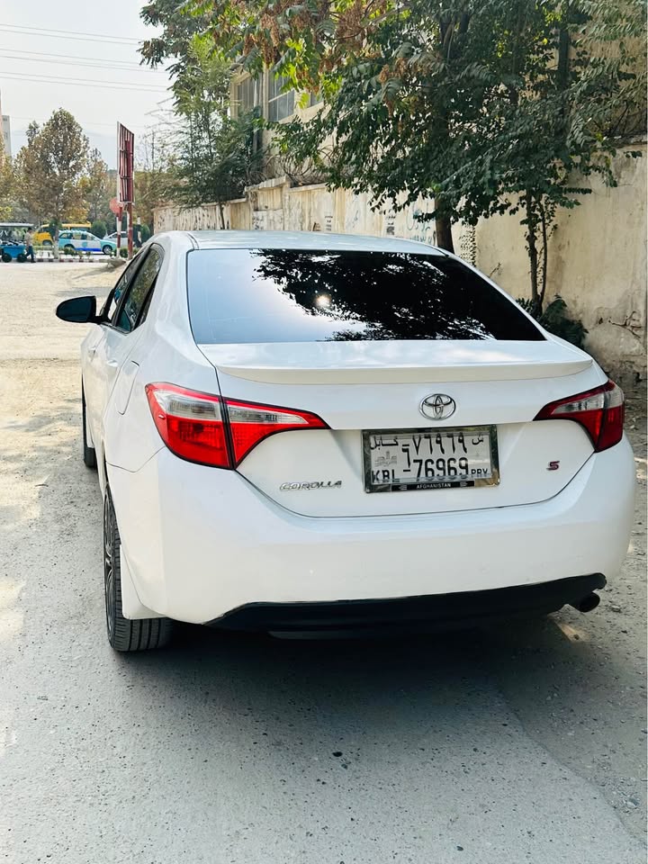 نوع موتر: تويوتا کرولا کانادایی مودل: 2015 پخته آپشن:اس کلاس‌ S class