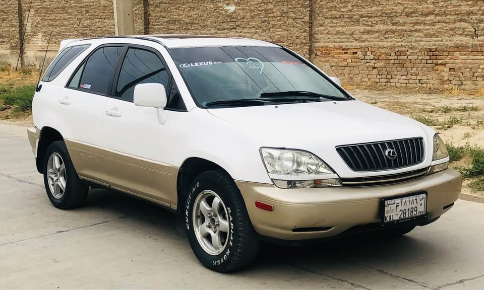 تویتا لکسس کاناداای