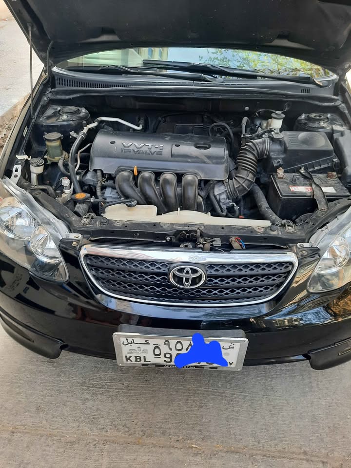 یک عراده کرولای مدل ۲۰۰۶